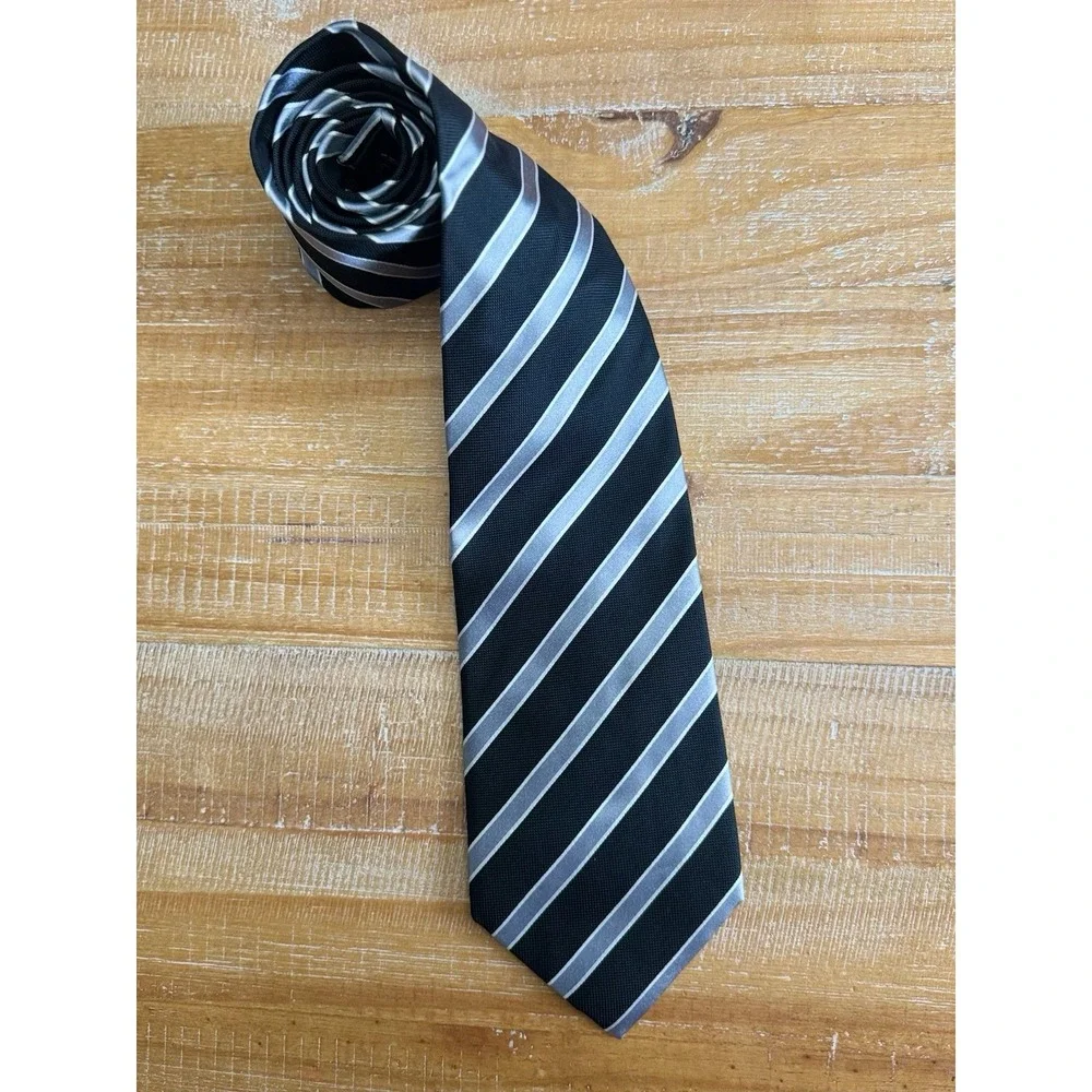 Banana‎ Republic Silk Tie Black And Silver Striped